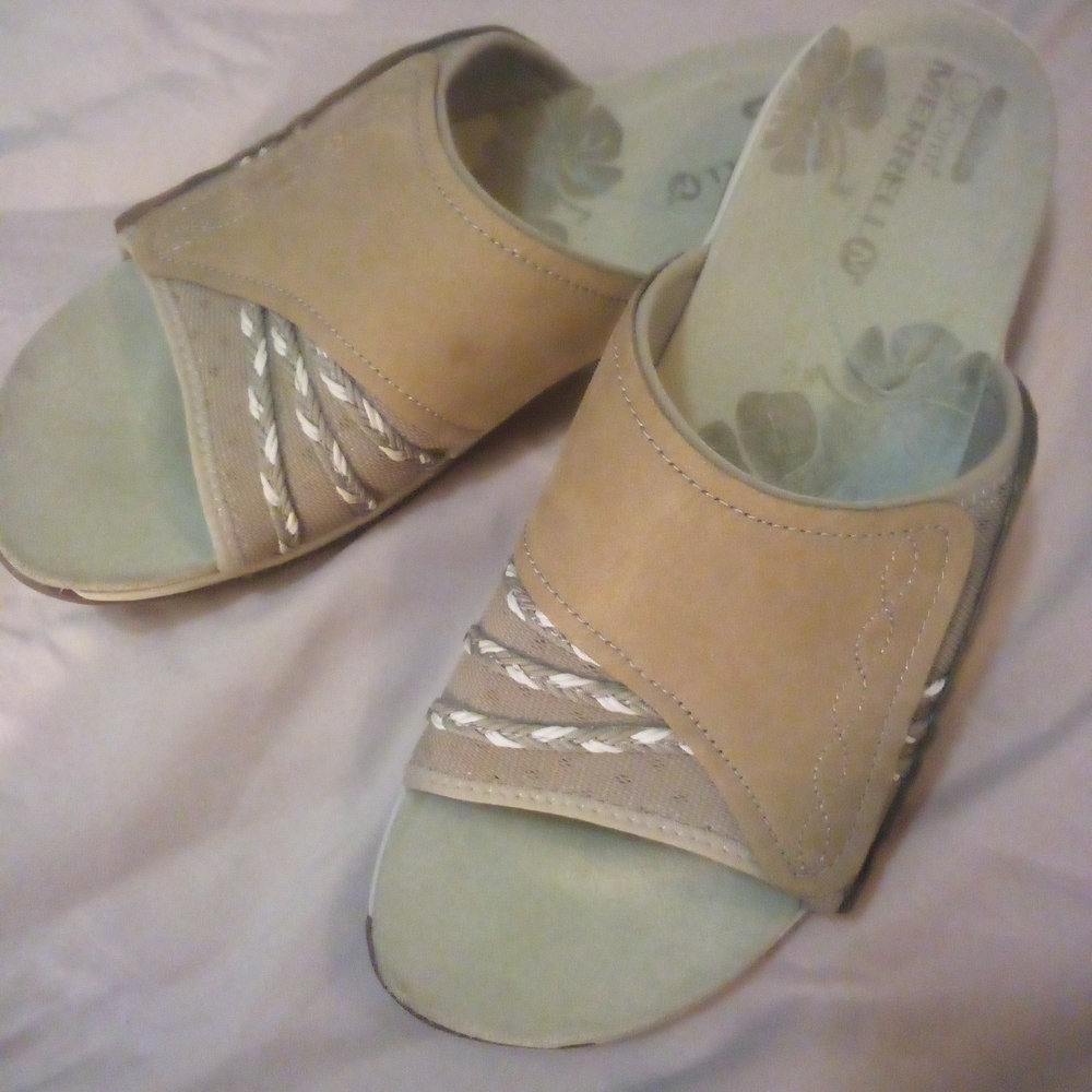 Merrell Beige and Cream Woven Mules/Slides